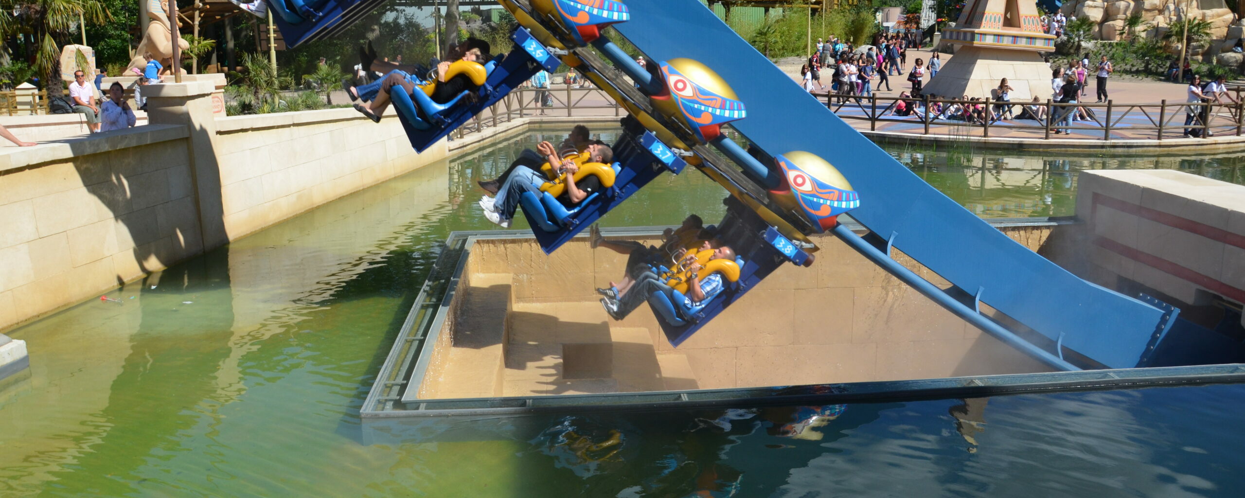 Achterbahnfahrt im Unternehmen Achterbahnfahrt im Unternehmen: Wie Sie den Widerstand gegen VerÀnderungen einbinden